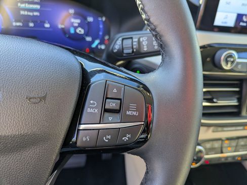 Certified 2022 Ford Escape SEL w/ Technology Package image 19