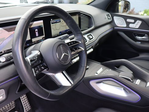 Used 2025 Mercedes-Benz GLS 450 4MATIC image 12