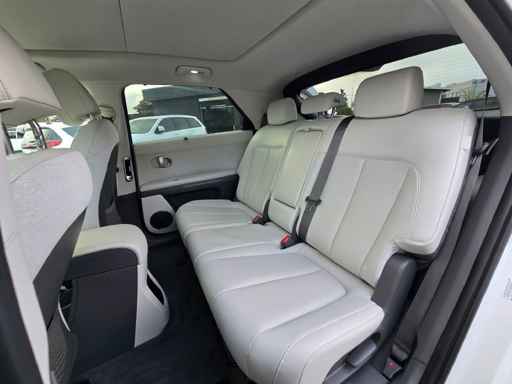 Used 2024 Hyundai Ioniq 5 Limited AWD/4WD image 16