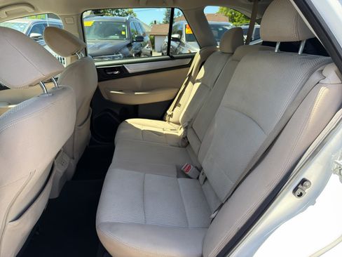 Used 2018 Subaru Outback 2.5i Premium AWD/4WD image 16