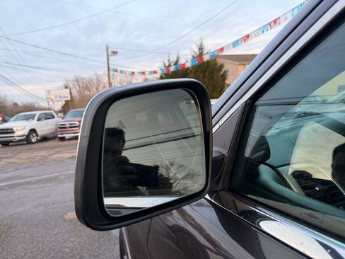 Used 2017 Jeep Grand Cherokee Overland image 27