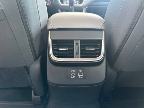 Used 2025 Subaru Outback Premium AWD/4WD image 21