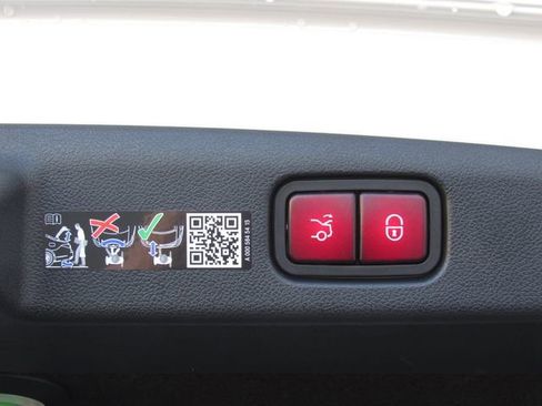Used 2025 Mercedes-Benz E 450 4MATIC Sedan image 23