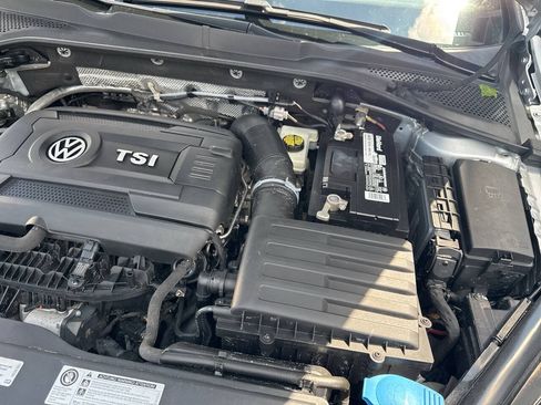 Used 2017 Volkswagen GTI SE FWD image 13