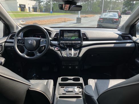 Used 2024 Honda Odyssey Elite image 34