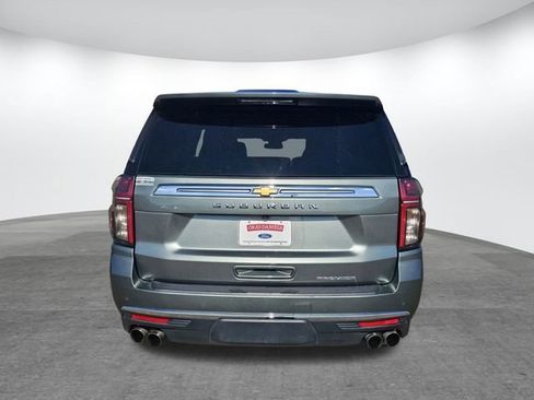 Used 2023 Chevrolet Suburban Premier image 5