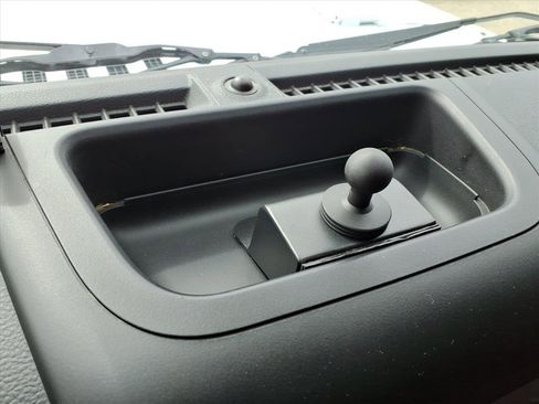 Used 2018 Jeep Wrangler Unlimited Sahara AWD/4WD image 23