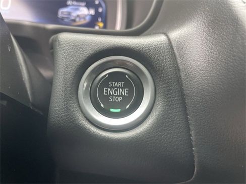 Used 2023 Chevrolet Suburban LT image 16