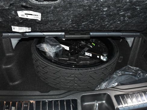 Certified 2025 Mercedes-Benz GLS 450 4MATIC image 31