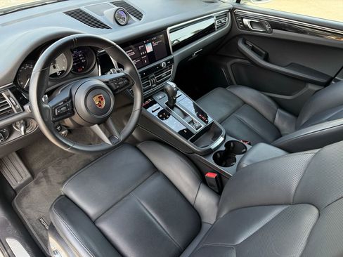 Certified 2023 Porsche Macan S image 4