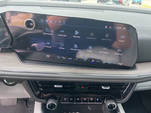 Used 2026 Chevrolet Suburban Premier image 25