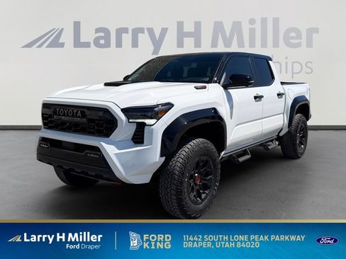 Used 2025 Toyota Tacoma TRD Pro AWD/4WD image 1
