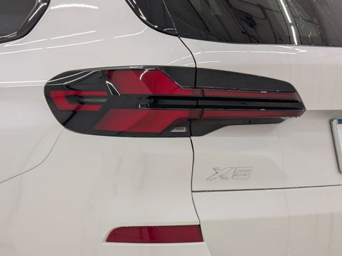 New 2026 BMW X5 sDrive40i image 13