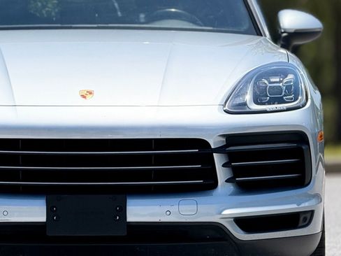 Used 2020 Porsche Cayenne AWD/4WD image 15
