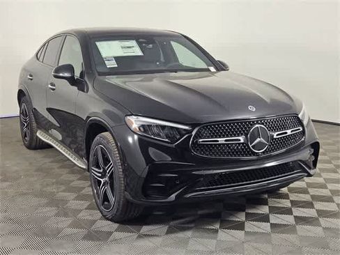 Used 2025 Mercedes-Benz GLC 300 4MATIC image 7