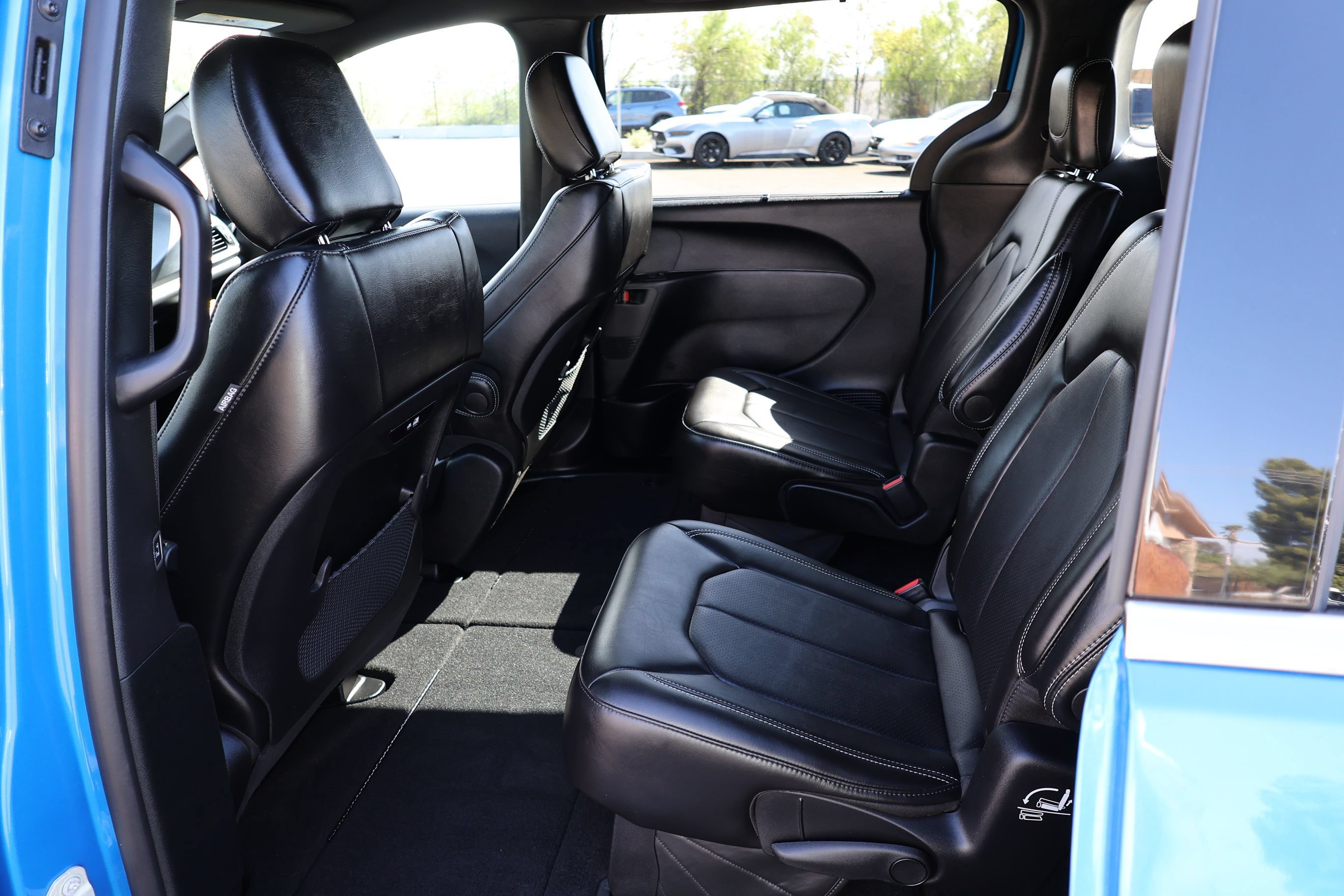Used 2027 Chrysler Pacifica Select FWD image 20