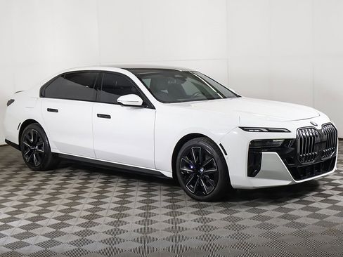 Used 2023 BMW 760i xDrive w/ Parking Assistance Package image 62