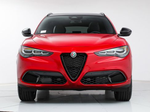 New 2025 Alfa Romeo Stelvio Sprint w/ Convenience Package image 8