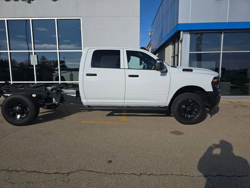 Used 2025 RAM 3500 Tradesman image 3