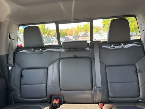 Used 2019 GMC Sierra 1500 SLT w/ SLT Premium Package AWD/4WD image 9