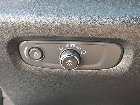 Used 2023 Chevrolet Traverse LT AWD/4WD image 23