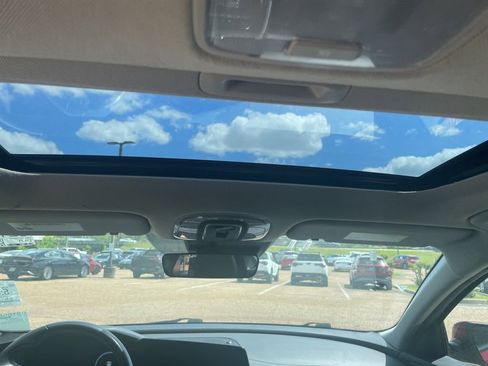 Certified 2024 Hyundai Elantra Limited image 11