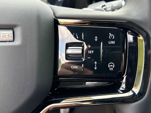 Certified 2024 Land Rover Range Rover Evoque Dynamic SE image 24