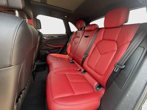 Used 2018 Porsche Macan Sport Edition AWD/4WD image 8