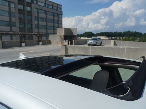 Used 2015 Chrysler 200 C w/ Navigation & Sound Group I image 35