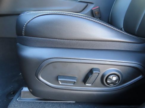 New 2025 Jeep Grand Cherokee L Limited image 10