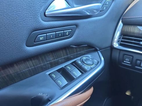 Used 2019 Cadillac XT4 Premium Luxury image 25