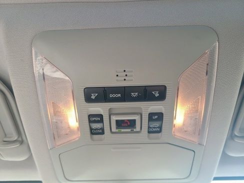 Used 2020 Toyota RAV4 XLE image 30