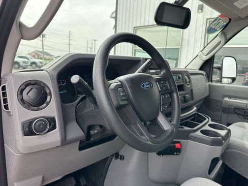 Used 2026 Ford E-350 and Econoline 350 Super Duty w/ Interior Upgrade Package RWD image 22
