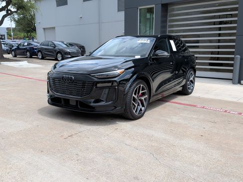 Certified 2025 Audi SQ6 e-tron Prestige w/ Premium Plus AWD/4WD image 5