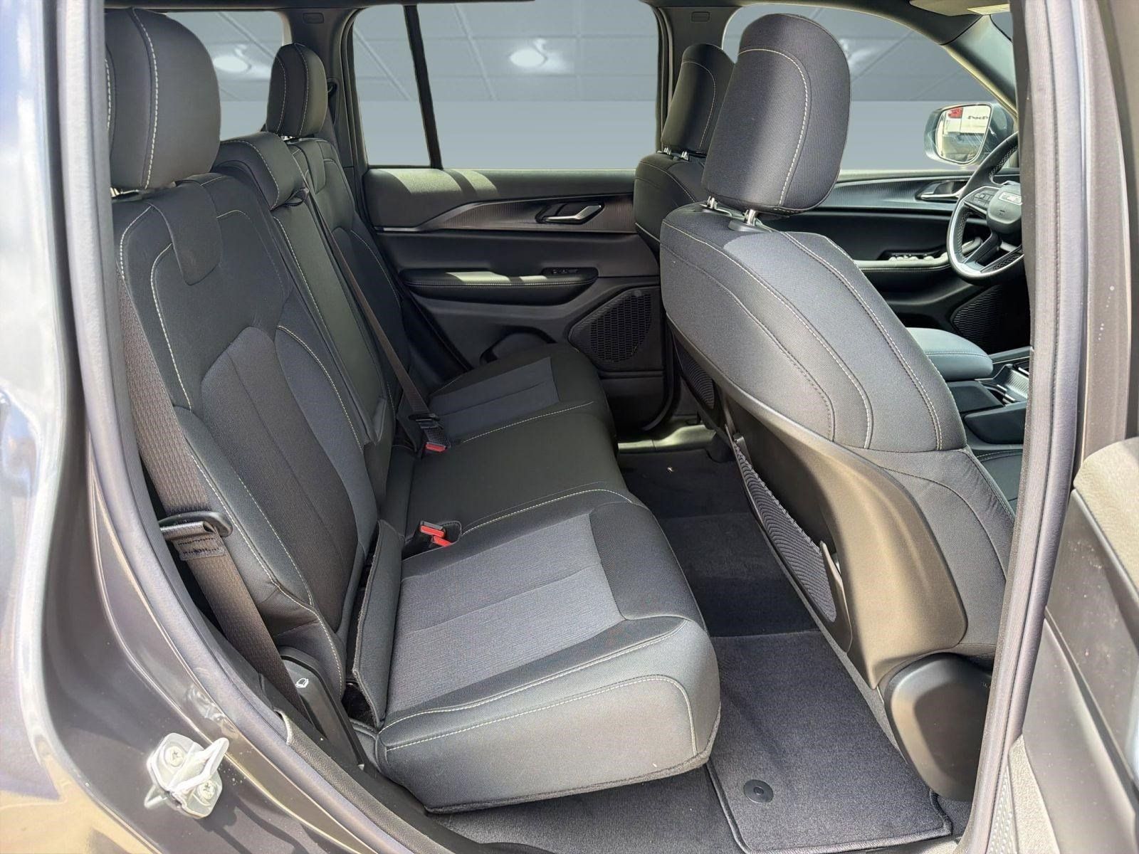 New 2026 Jeep Grand Cherokee Laredo RWD image 28