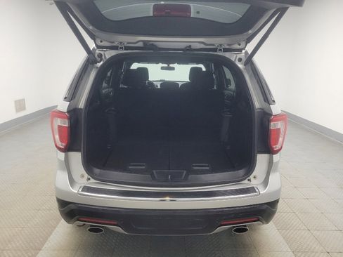 Used 2018 Ford Explorer XLT w/ Equipment Group 201A AWD/4WD image 29