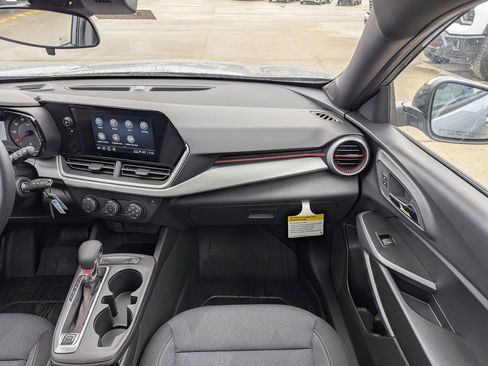 New 2026 Chevrolet Trax RS w/ Sunroof Package image 4