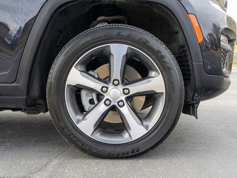 Used 2022 Jeep Grand Cherokee Limited 4xe w/ Luxury Tech Group II image 11