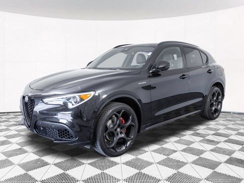 Used 2023 Alfa Romeo Stelvio Veloce AWD/4WD image 14