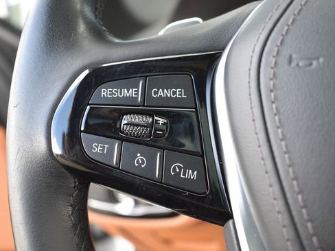 Used 2021 BMW 530i xDrive image 23