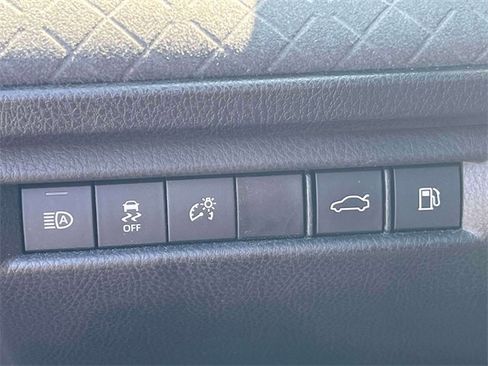 Used 2025 Toyota Camry XLE image 24