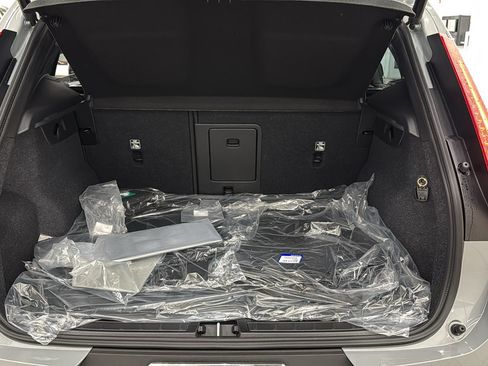 New 2026 Volvo XC40 B5 Plus w/ Protection Package Premier image 29