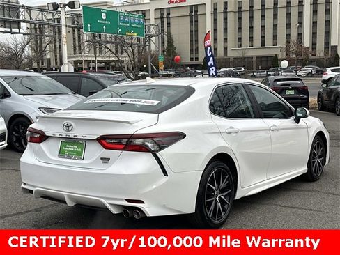 Used 2024 Toyota Camry SE image 2