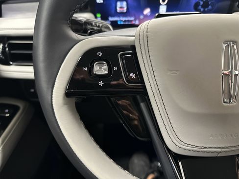 Used 2025 Lincoln Aviator Reserve AWD/4WD image 19