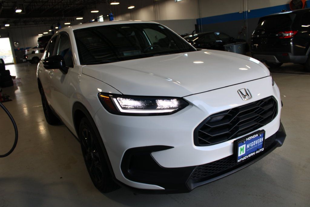 Used 2024 Honda HR-V Sport image 3