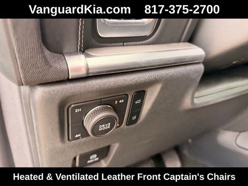 Used 2025 Ford Expedition Platinum AWD/4WD image 16