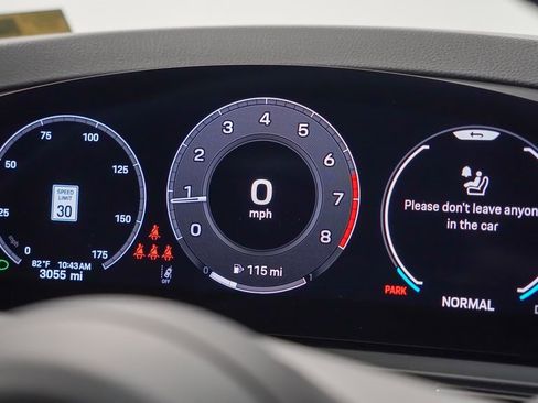 Certified 2025 Porsche Cayenne image 26