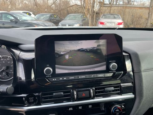 Used 2025 Nissan Pathfinder SV image 22