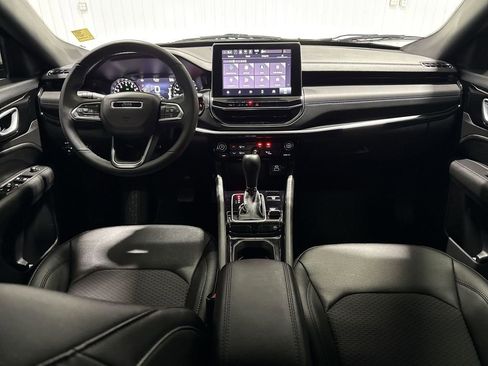 Used 2025 Jeep Compass Latitude w/ Altitude Special Edition image 21