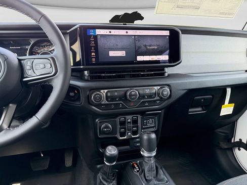 New 2026 Jeep Gladiator Sport AWD/4WD image 12